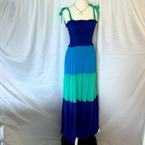 Women’s Smocked Blue Tie Shoulder Maxi Sundress Size Small